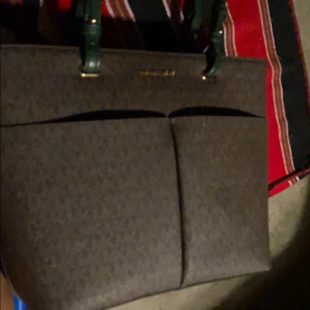 Meet your Posher, Arwa